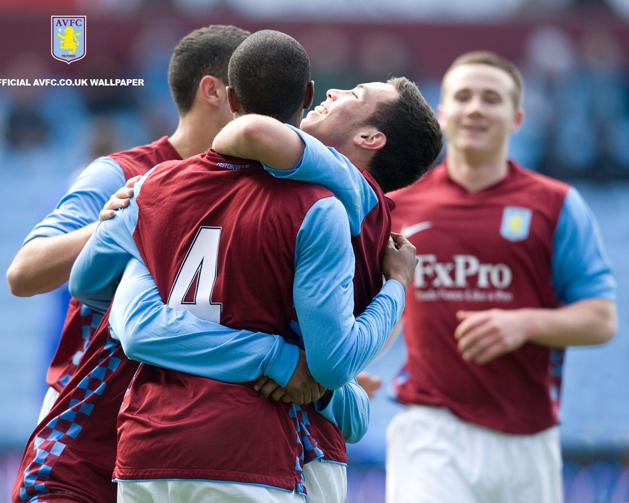 拜仁官方：格纳布里因膝盖不适，缺席本轮德甲拜仁对阵弗赖堡（拜仁通报：格纳布里膝部不适，将无缘本轮对阵弗赖堡的德甲比赛）