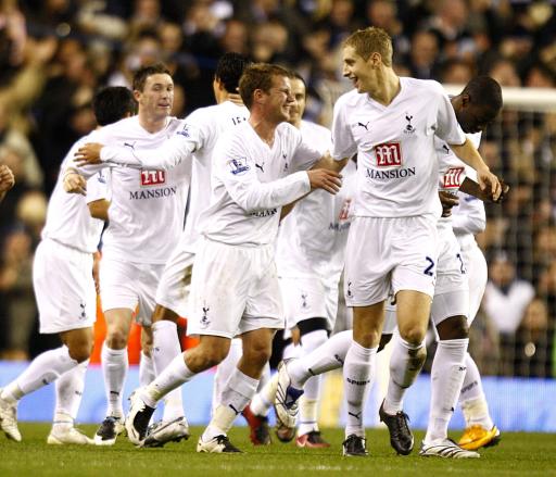 勇士球队助攻率高，全队配合默契