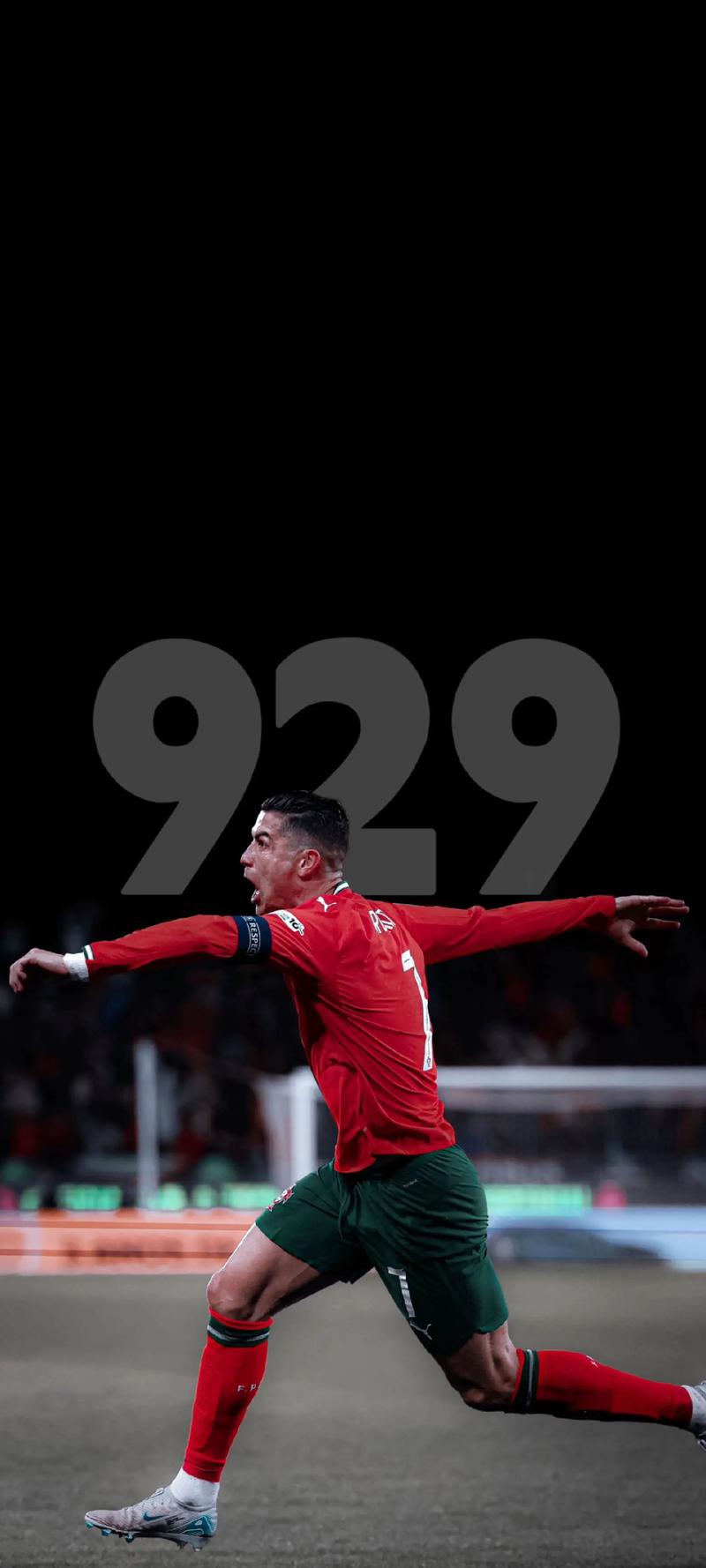 莱奥：我正在学习踢中锋，球队在场内场外都在帮助我