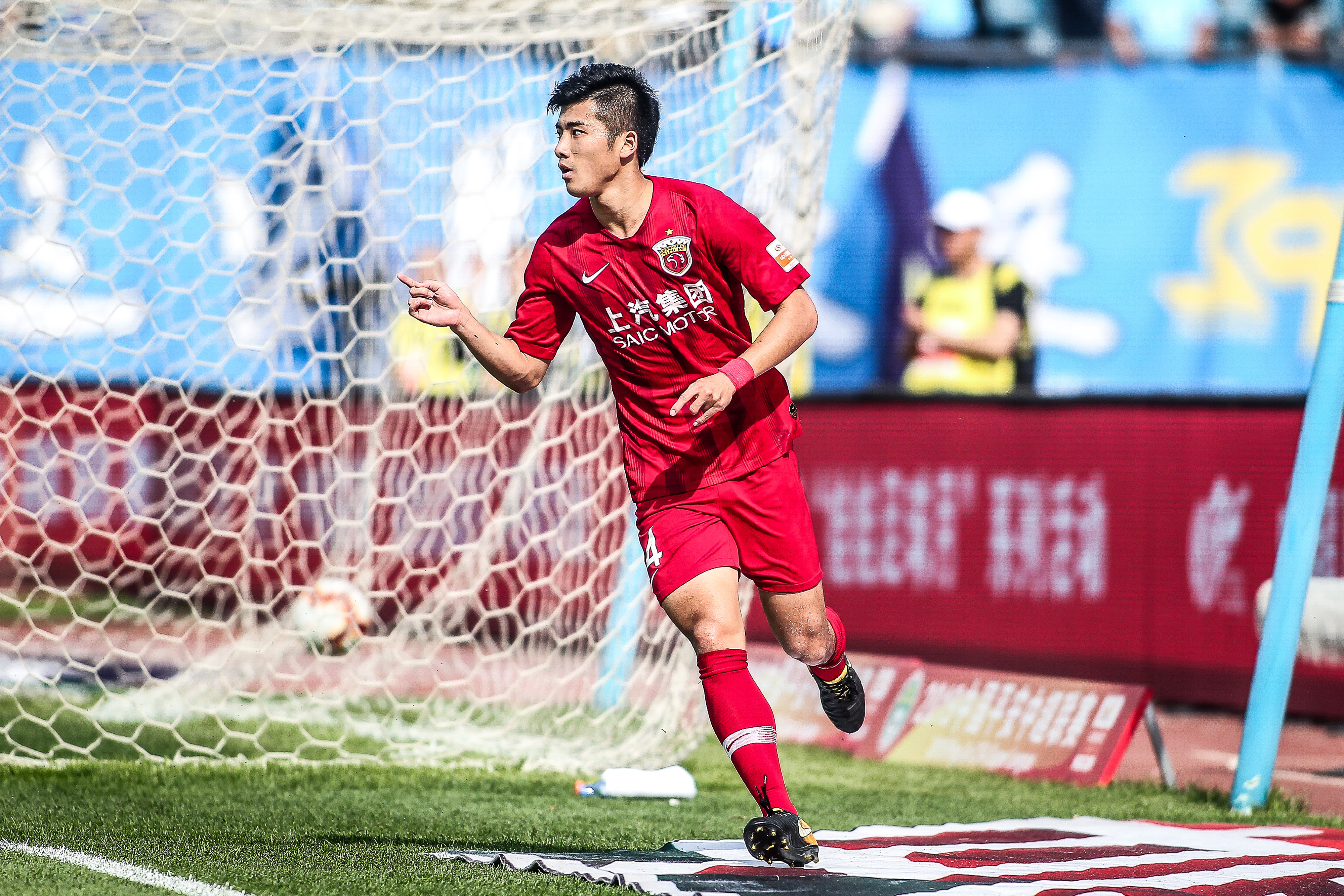 迷失！浓眉一度8中0&全场9中1贡献2分8篮板6助攻