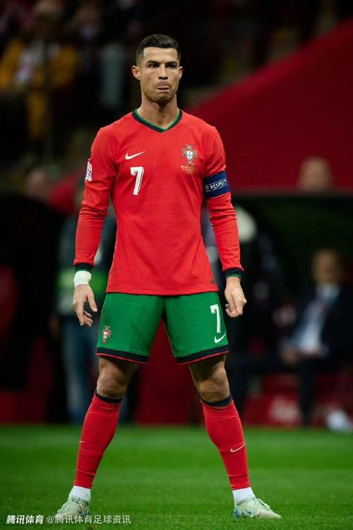 英超前瞻：维拉取分势头强盛，狼队长期低迷仍不见缓和迹象（英超前瞻：维拉势头正盛，狼队颓势难止）