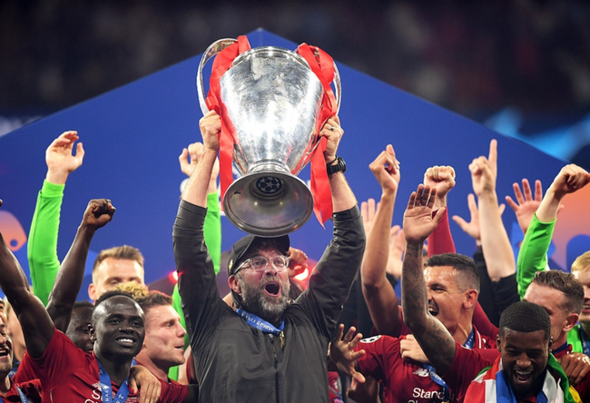 国足球新希望！16岁小将两度戴帽U16国足，如今直接进亚冠大名单！（16岁小将两度上演帽子戏法，直入亚冠大名单，国足新希望来了！）