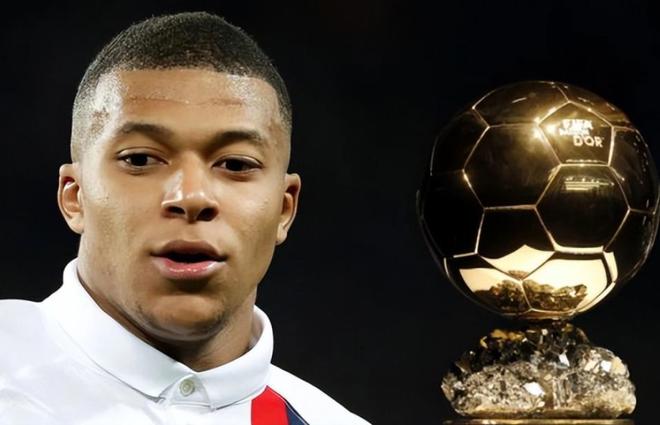 胡尔克完成职业生涯500球里程碑，球迷打出巨型TIFO致敬