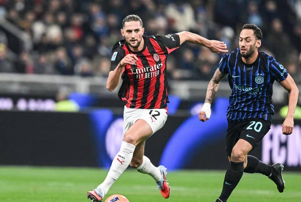 图片报：因两名前锋状态差，多特考虑冬窗签维罗纳前锋焦瓦内