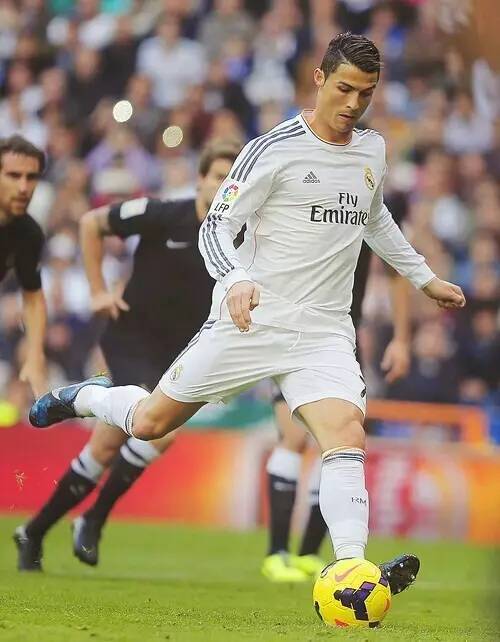 剑南春｜国米4-0科莫，劳塔罗、小图拉姆、恰20、奥古斯托破门（剑南春｜国米4-0完胜科莫，劳塔罗、小图拉姆、恰20、奥古斯托相继进球）